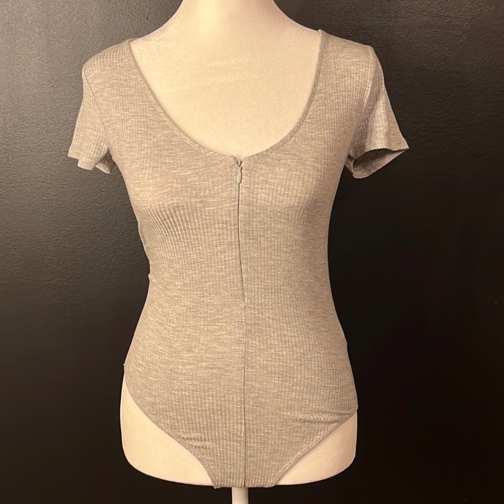 NWT Forever 21 gray zip front bodysuit size small